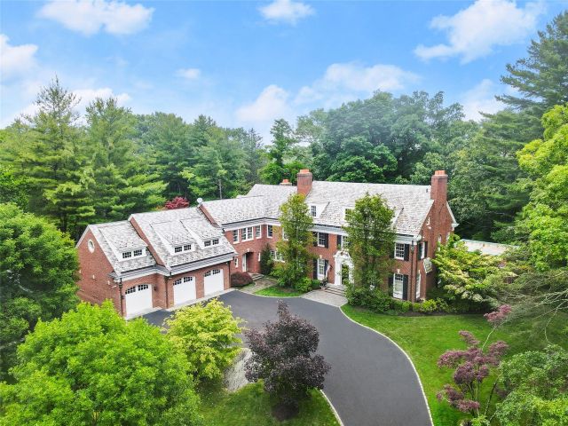 ŦԼScarsdale ΰׯ԰סլ԰ʽͥԺʷִںϣͨб