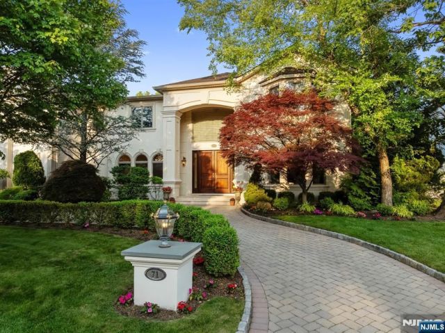 Englewood Cliffs լȫ仯ݾϵü罻ռ䣬ϡȱضԴۺ