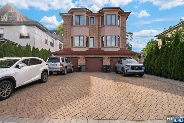 Fort Lee ִסլռ䣬ǿ¶̨ȫܲߣͨȦ